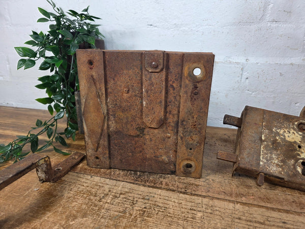 Antique 17th 18th century Blacksmith Made Door Lock With Key And Handle