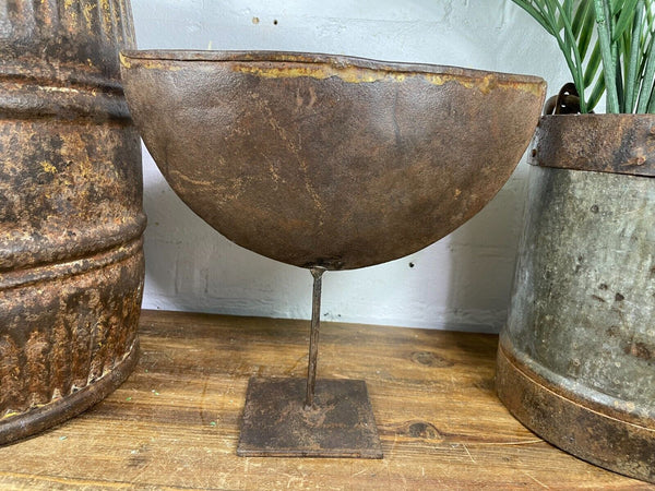 Vintage Rustic Hand Made Metal Iron Candle Tea Light Holder Sculpture