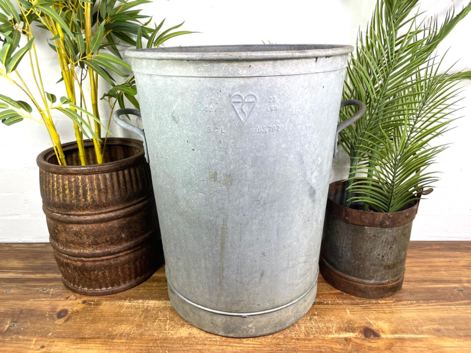 Vintage Large Heavy Duty Galvanised Feed Bin Garden Tub Pot Planter
