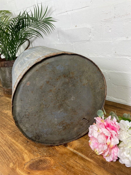 Vintage Large Rustic Galvanised Milk Churn Garden Planter Wedding Prop