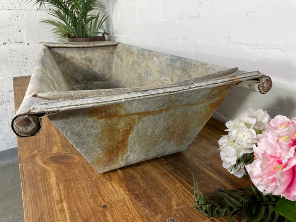 Vintage Large Galvanised Grape Hod Trough Garden Planter Pond Dog Bath Tub