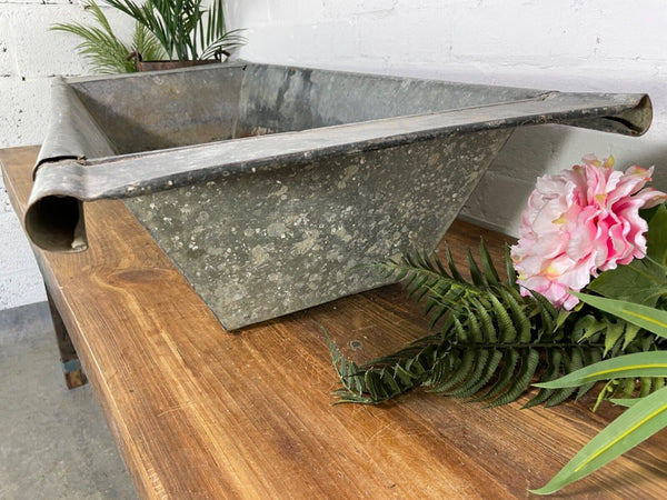 Vintage Large Galvanised Grape Hod Trough Garden Planter Pond Dog Bath Tub
