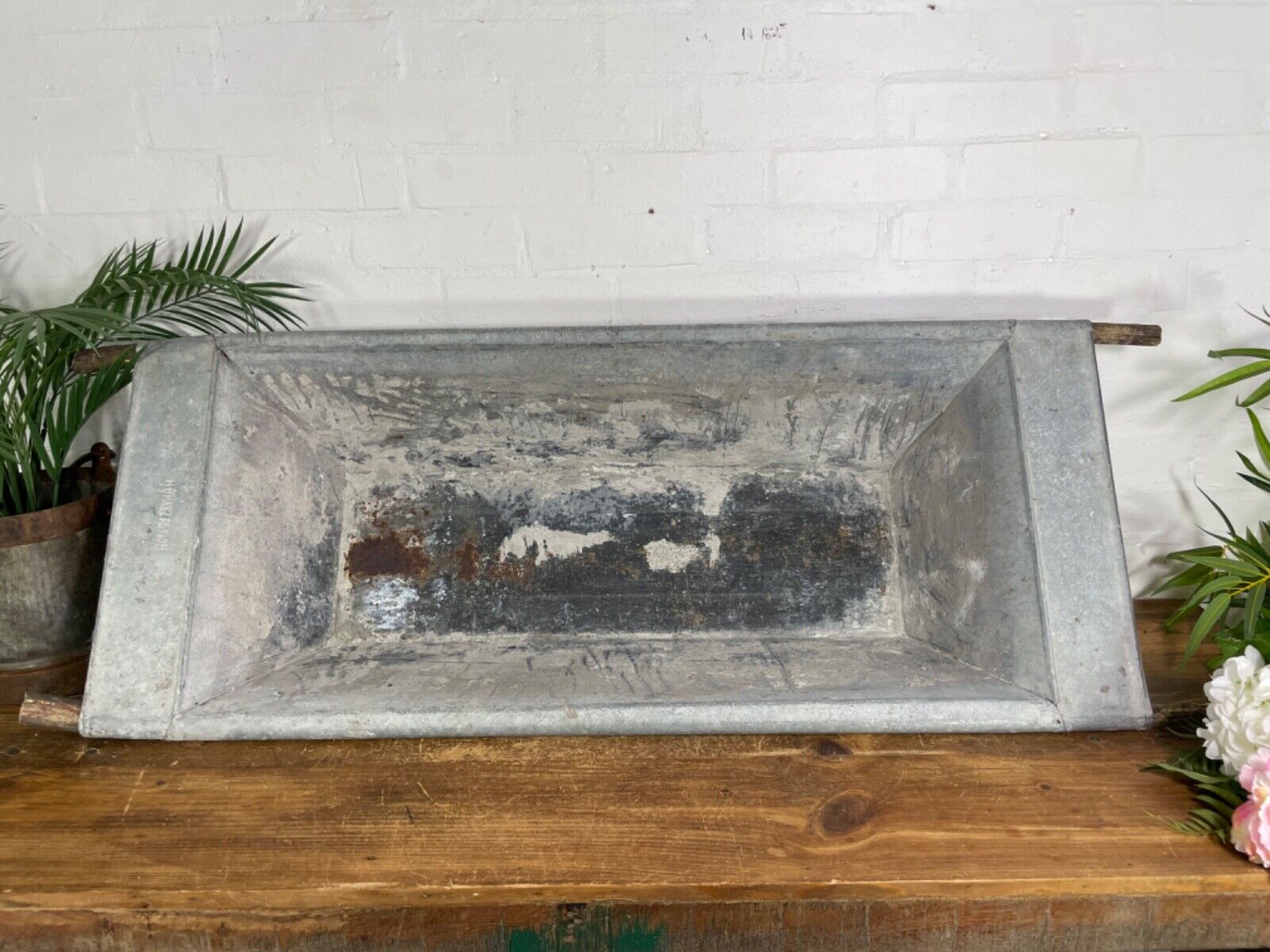 Vintage Large Galvanised Grape Hod Trough Garden Planter Pond Dog Bath Tub