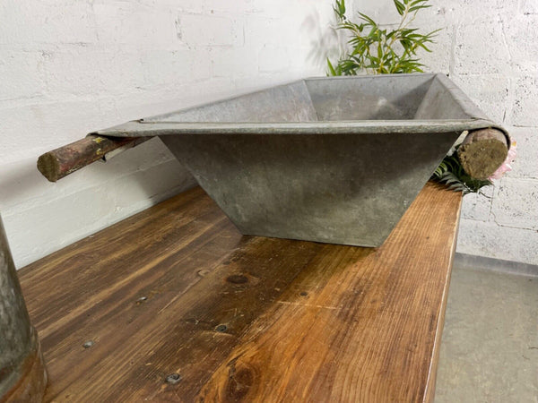 Vintage Large Galvanised Grape Hod Trough Garden Planter Pond Dog Bath Tub