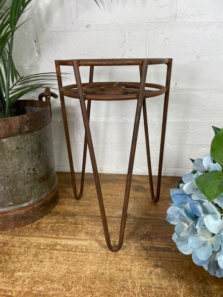 Rustic Reclaimed Heavy Duty Metal Plant Pot Holder Stand