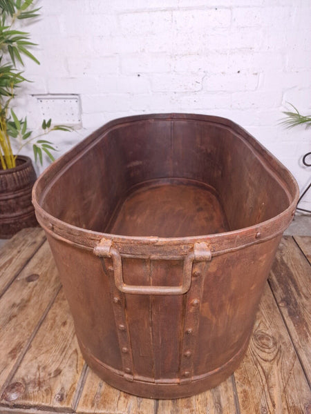 Large Vintage Reclaimed Rustic Metal Ice Bath Tub Trough Garden Planter Pond