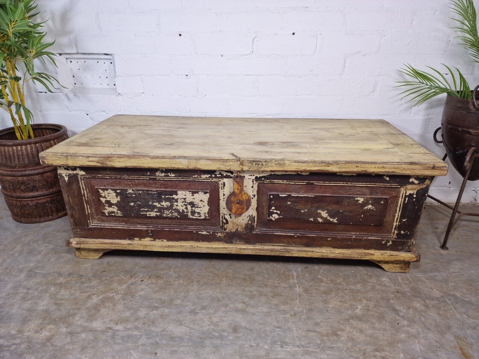 Vintage Indian Reclaimed Solid Wooden Storage Chest Trunk Ottoman Coffee Table