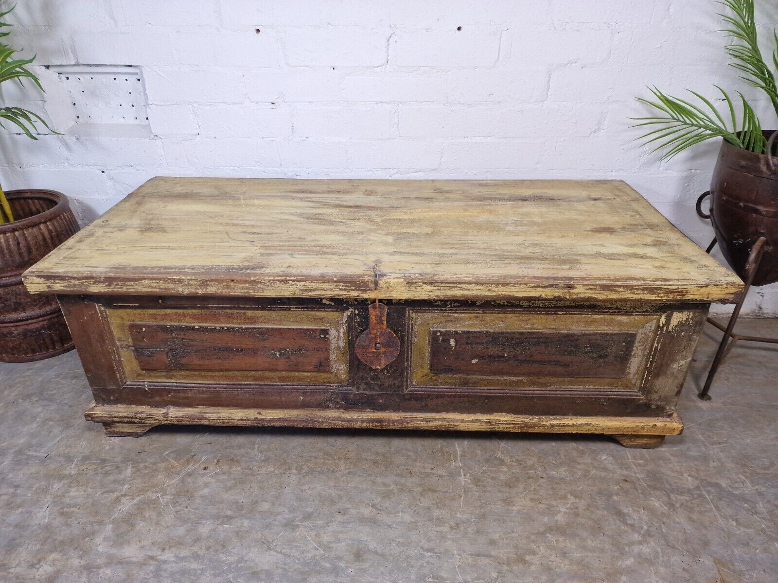 Vintage Indian Reclaimed Solid Wooden Storage Chest Trunk Ottoman Coffee Table
