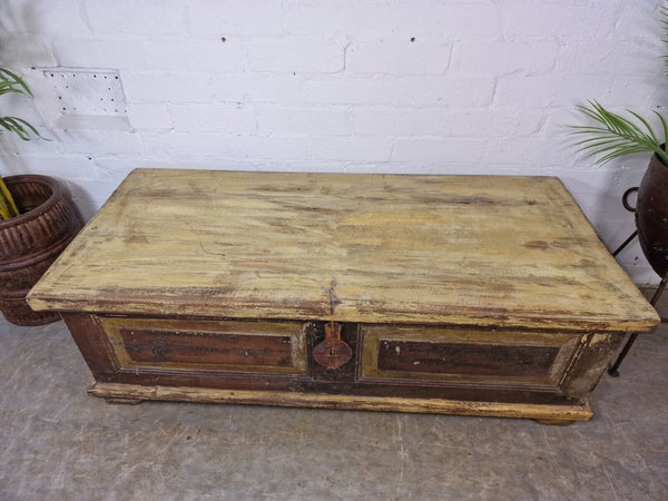 Vintage Indian Reclaimed Solid Wooden Storage Chest Trunk Ottoman Coffee Table