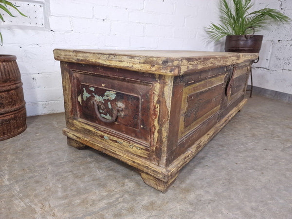 Vintage Indian Reclaimed Solid Wooden Storage Chest Trunk Ottoman Coffee Table