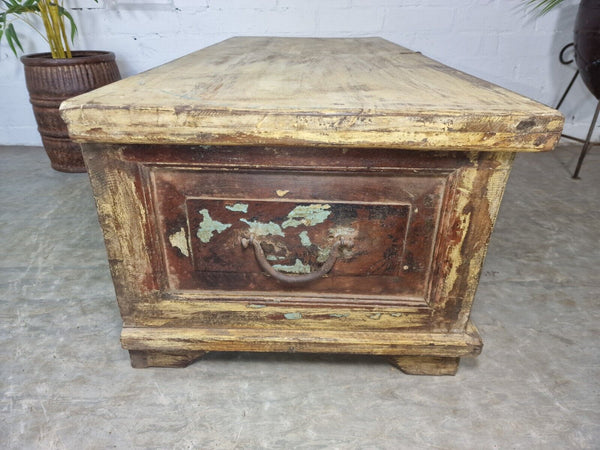 Vintage Indian Reclaimed Solid Wooden Storage Chest Trunk Ottoman Coffee Table