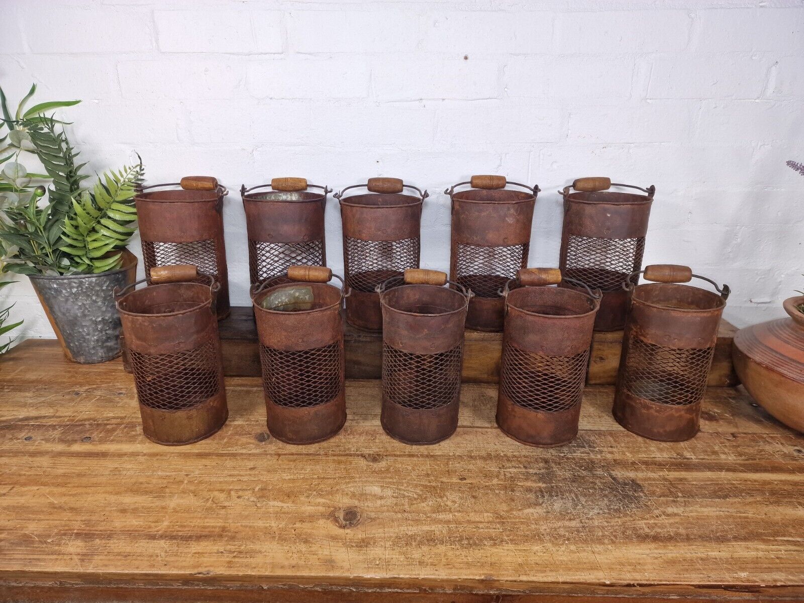 Set 2 Vintage Rustic Metal Mesh Basket Pot Utensil Pen Candle Holder Lantern
