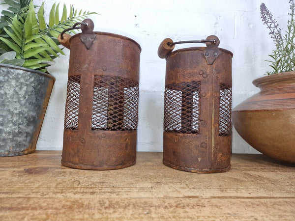 Set 2 Vintage Rustic Metal Mesh Basket Pot Utensil Pen Candle Holder Lantern