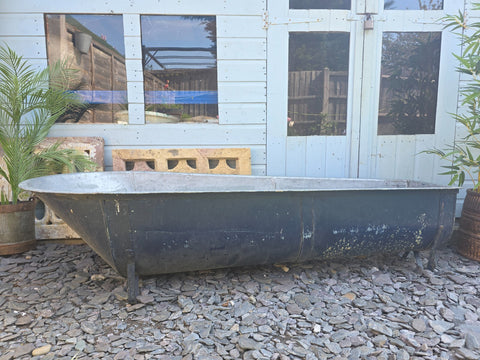 Large Vintage Hungarian Galvanised Zinc Tin Bath Tub Garden Pond Herb Planter