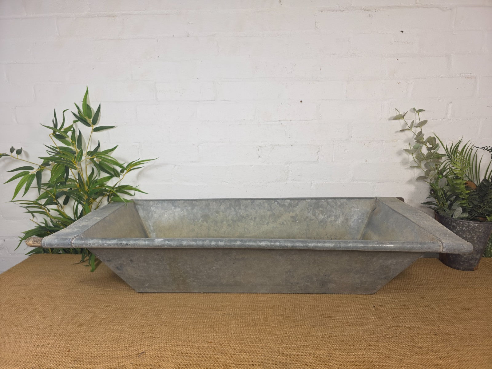 Vintage Large Galvanised Grape Hod Trough Garden Planter Pond Dog Bath Tub