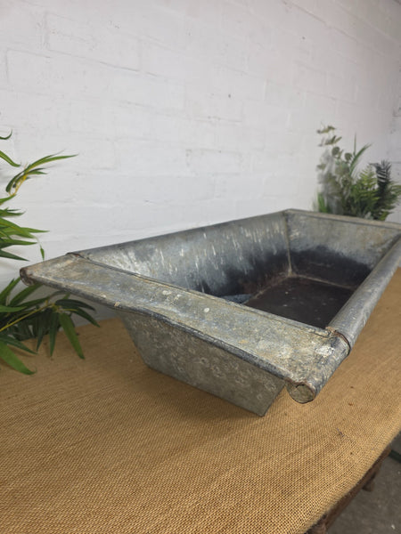 Vintage Large Galvanised Grape Hod Trough Garden Planter Pond Dog Bath Tub