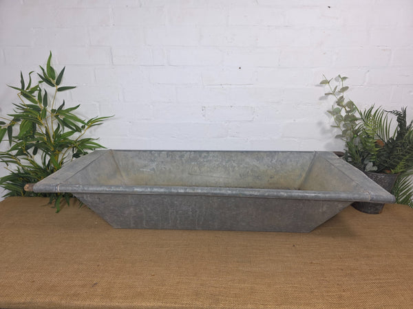 Vintage Large Galvanised Grape Hod Trough Garden Planter Pond Dog Bath Tub