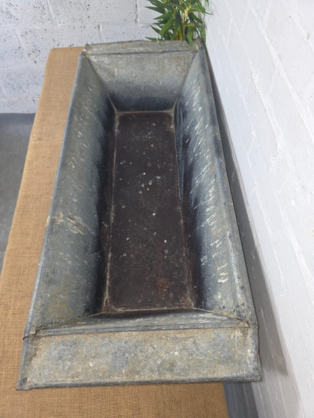 Vintage Large Galvanised Grape Hod Trough Garden Planter Pond Dog Bath Tub