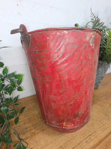 Vintage Rustic industrial Metal Fire Bucket Garden Planter Tub Hanging Basket