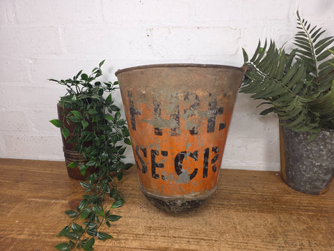 Vintage Rustic industrial Metal Fire Bucket Garden Planter Tub Hanging Basket