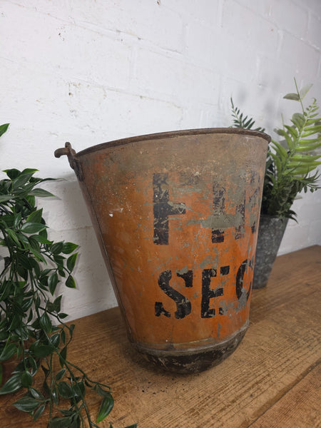 Vintage Rustic industrial Metal Fire Bucket Garden Planter Tub Hanging Basket