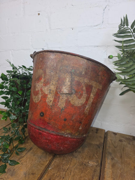 Vintage Rustic industrial Metal Fire Bucket Garden Planter Tub Hanging Basket