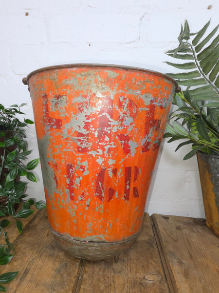 Vintage Rustic industrial Metal Fire Bucket Garden Planter Tub Hanging Basket