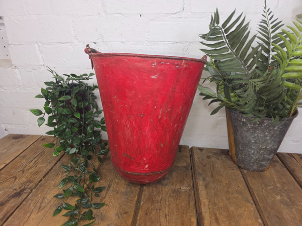 Vintage Rustic industrial Metal Fire Bucket Garden Planter Tub Hanging Basket