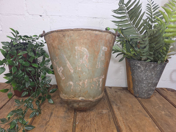 Vintage Rustic industrial Metal Fire Bucket Garden Planter Tub Hanging Basket