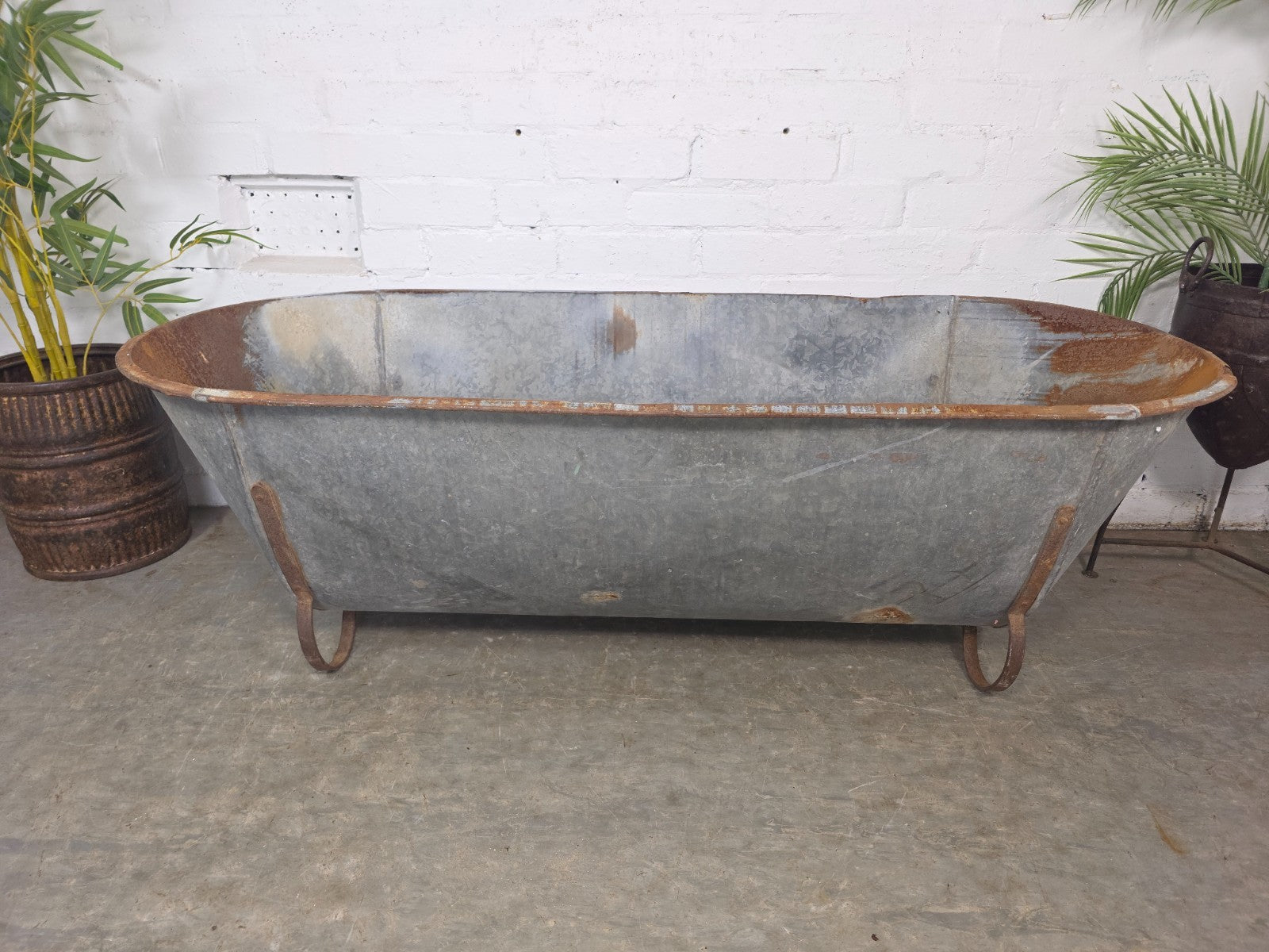 Large Vintage Hungarian Galvanised Tin Bath Tub Trough Garden Pond Herb Planter