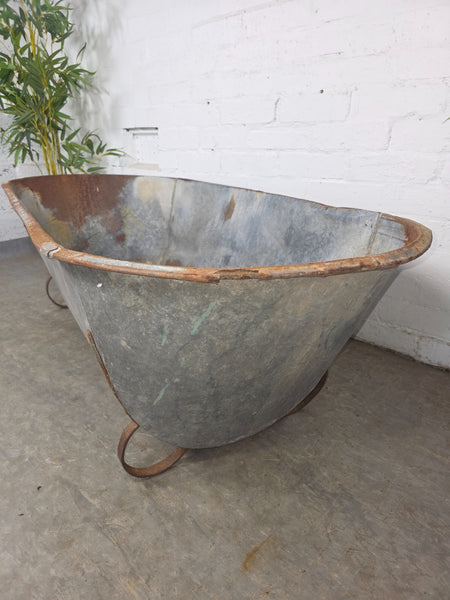 Large Vintage Hungarian Galvanised Tin Bath Tub Trough Garden Pond Herb Planter