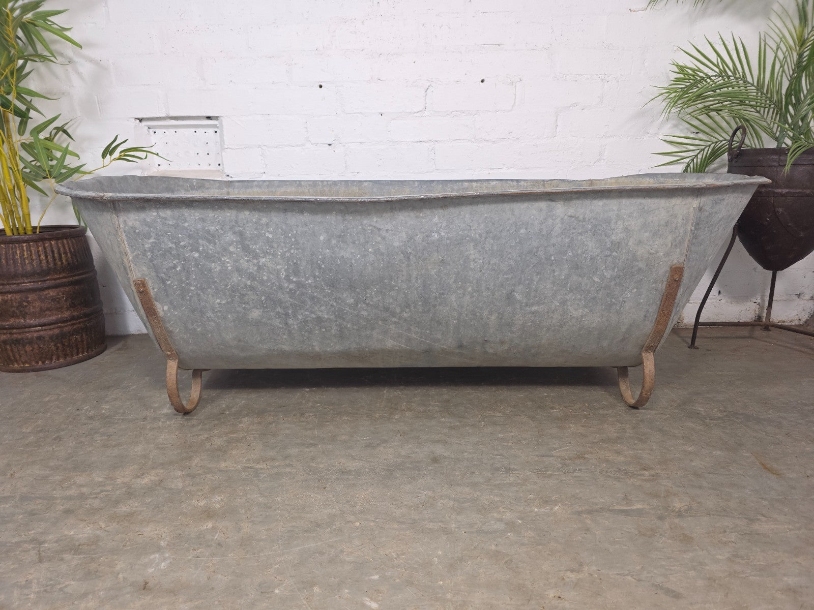 Large Vintage Hungarian Galvanised Tin Bath Tub Trough Garden Pond Herb Planter