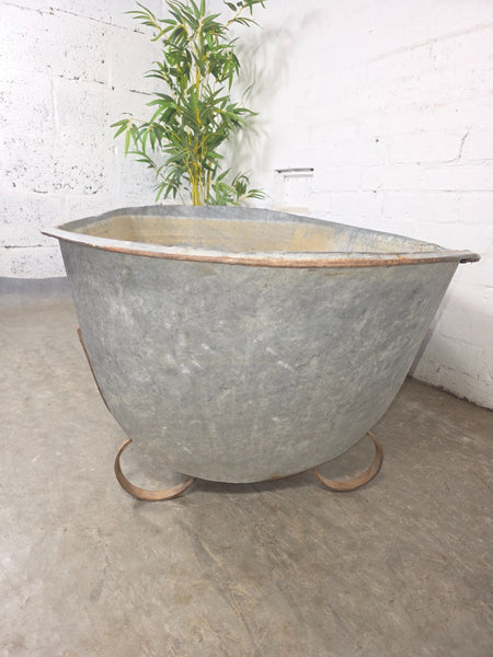 Large Vintage Hungarian Galvanised Tin Bath Tub Trough Garden Pond Herb Planter