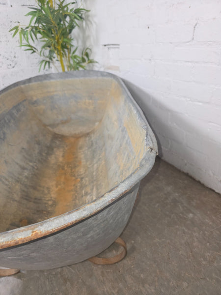 Large Vintage Hungarian Galvanised Tin Bath Tub Trough Garden Pond Herb Planter