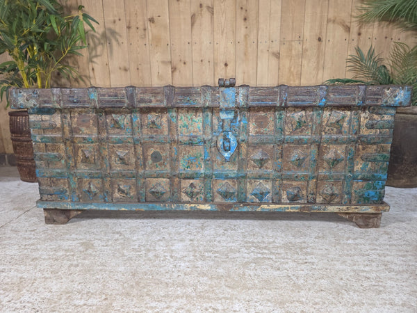 Vintage Rustic Antique Indian Dowry Chest Trunk Storage Coffee Table Blanket Box