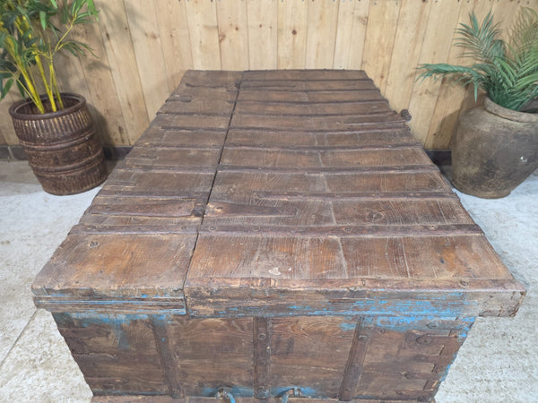 Vintage Rustic Antique Indian Dowry Chest Trunk Storage Coffee Table Blanket Box
