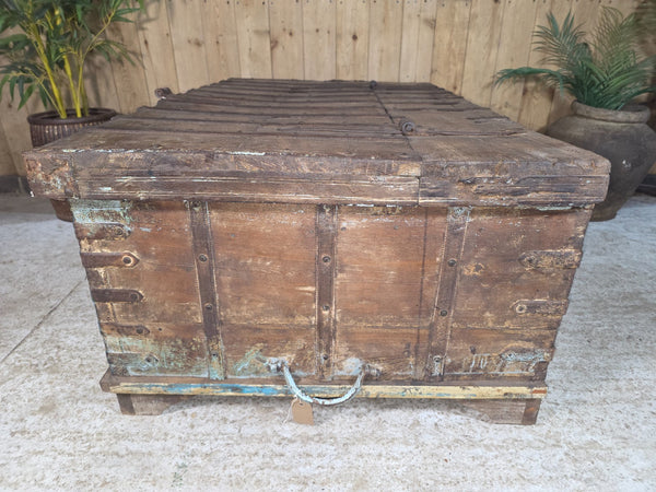 Vintage Rustic Antique Indian Dowry Chest Trunk Storage Coffee Table Blanket Box
