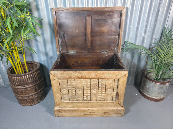 Vintage Reclaimed Indian Hand Carved Solid Wooden Chest Coffee Table Trunk