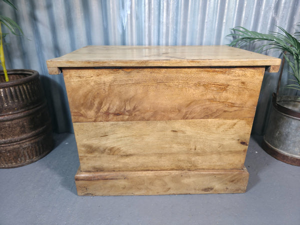 Vintage Reclaimed Indian Hand Carved Solid Wooden Chest Coffee Table Trunk