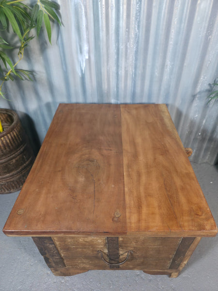 Vintage Reclaimed Rustic Indian Solid Wooden Dowry Chest Coffee Side Table Trunk