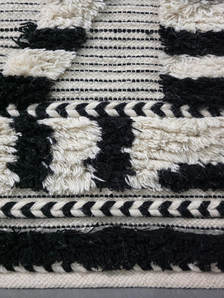 Large Hand Made Bohemian Boho Moroccan Berber Style 4ft  6ft Wool And Cotton Rug
