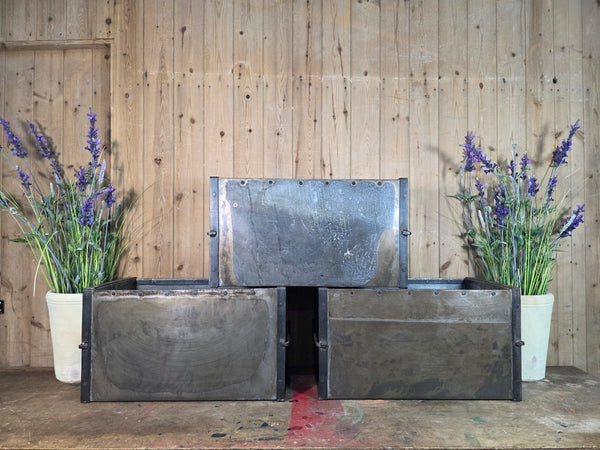 Vintage Reclaimed Metal Galvanised Riveted 2ft Garden Planter Feeder Trough Tub