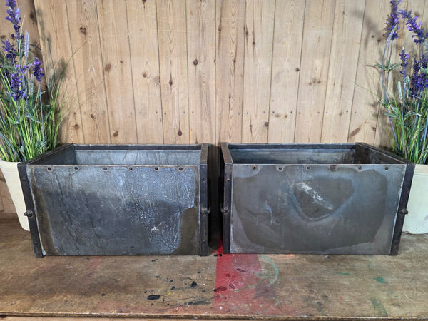 Vintage Reclaimed Metal Galvanised Riveted 2ft Garden Planter Feeder Trough Tub