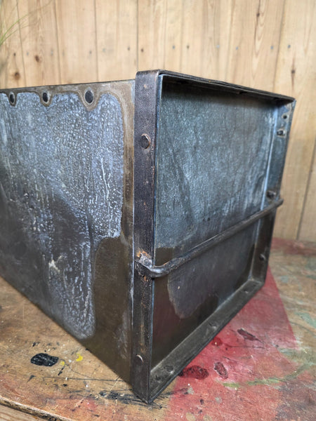 Vintage Reclaimed Metal Galvanised Riveted 2ft Garden Planter Feeder Trough Tub