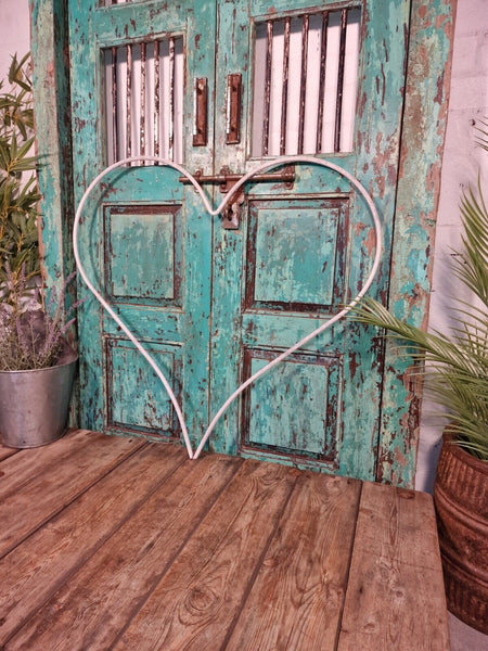 Large Rustic Reclaimed Vintage White Painted Metal Heart Home Garden Wall Decor