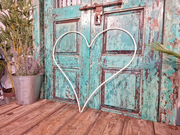 Rustic Reclaimed Vintage White Painted Metal Heart Home Garden Wall Decor