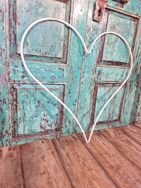 Rustic Reclaimed Vintage White Painted Metal Heart Home Garden Wall Decor