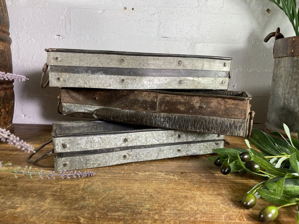 Vintage Rustic Galvanised Metal Candle Herb Planter Pen Desk Cutlery Bread Tray