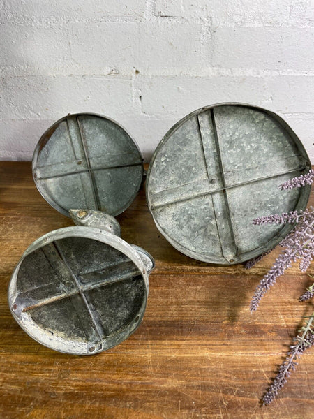Set of 3 Vintage Rustic Galvanised Tin Metal Oil Measuring Jugs