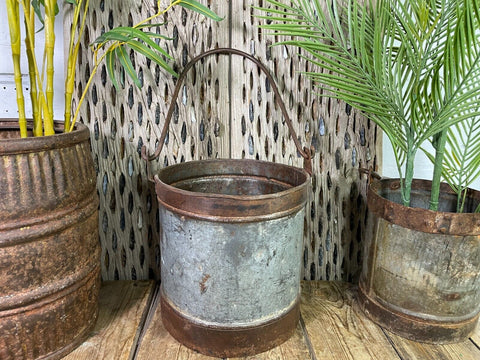 Large Vintage Reclaimed Heavy Duty Galvanised Iron Garden Planter Bucket Tub